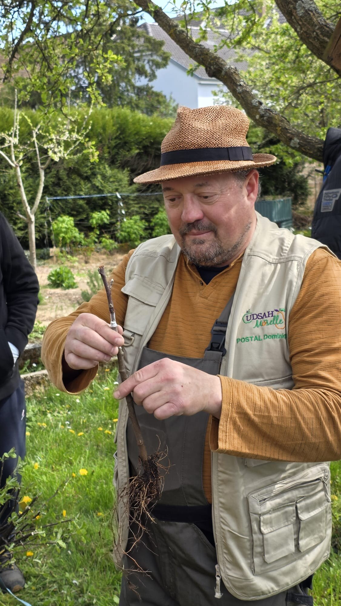 2026 04 15 Arbo - Jardin partagé atelier greffe (4)