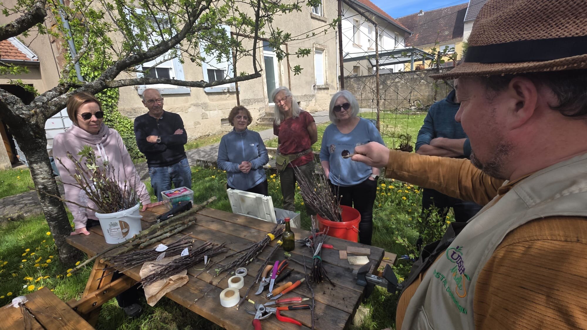 2026 04 15 Arbo - Jardin partagé atelier greffe (6)