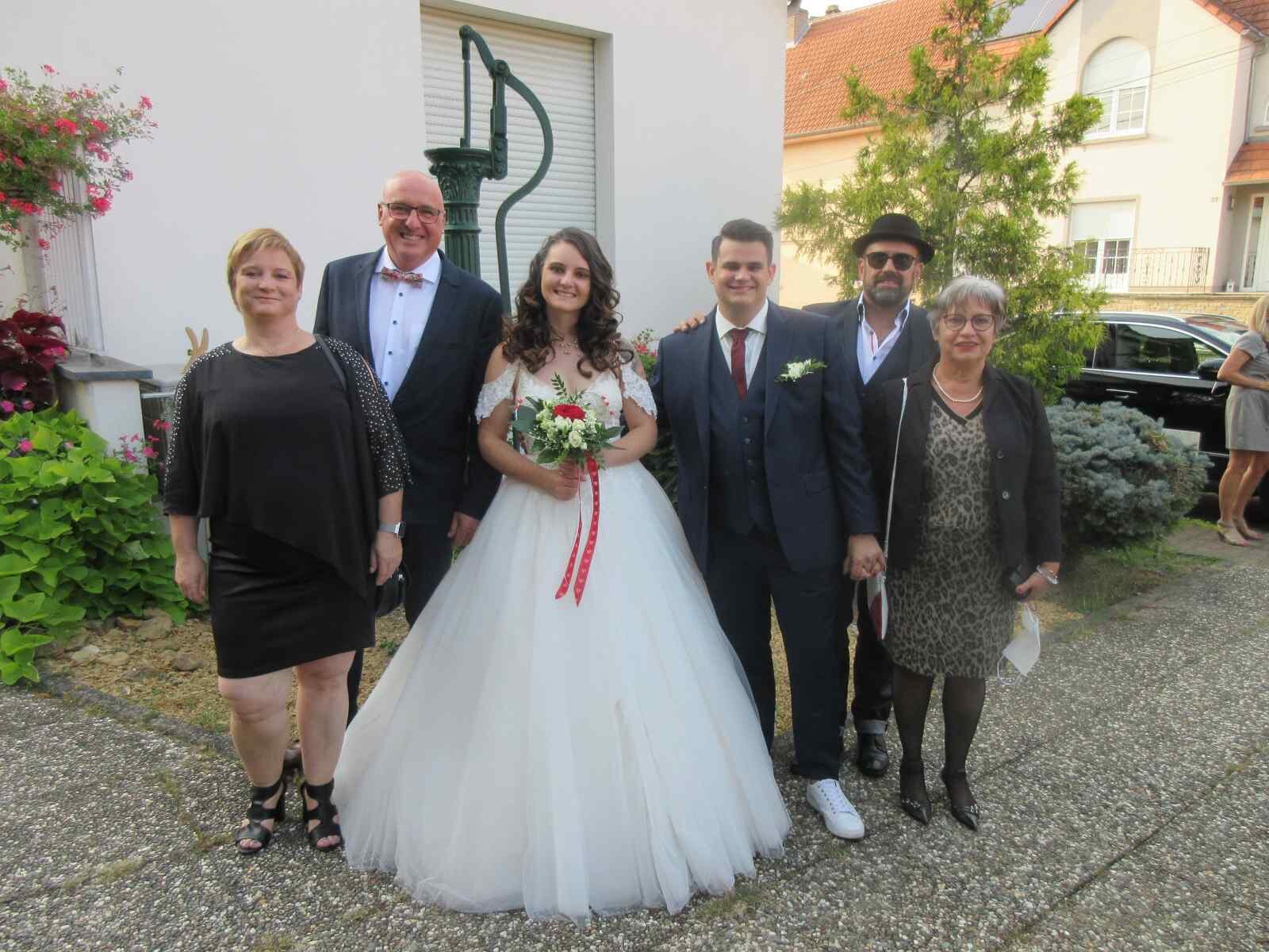 2088621971IMG_1194