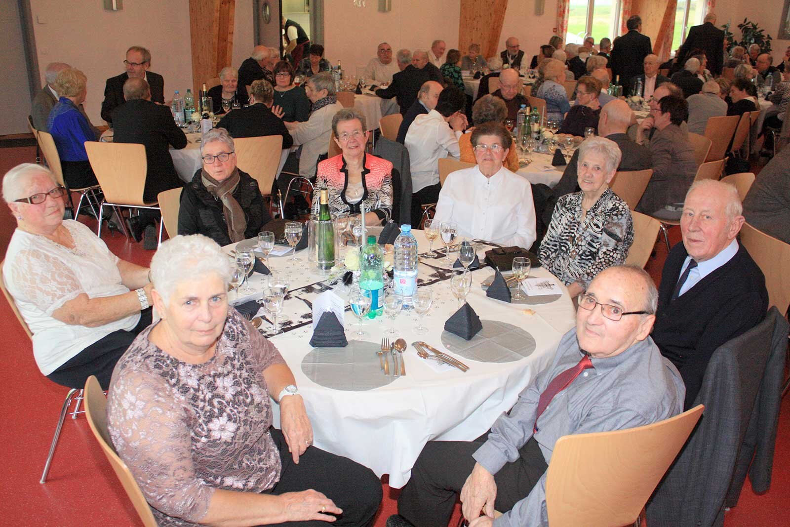 373383600repas_anciens_10